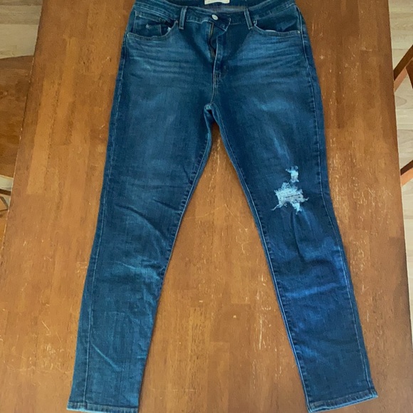 Levi's 721 Hi-Rise Skinny Distressed Jean-32 - Picture 3 of 8